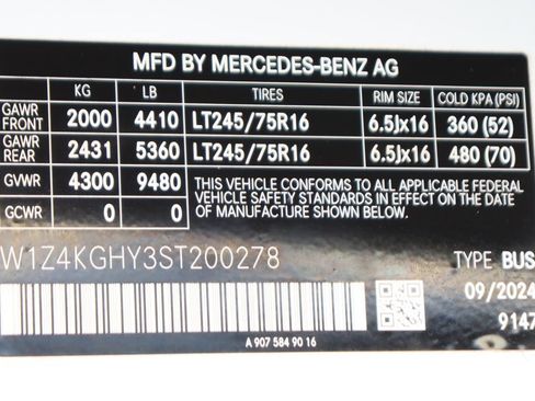 Used 2025 Mercedes-Benz Sprinter 2500 image 50