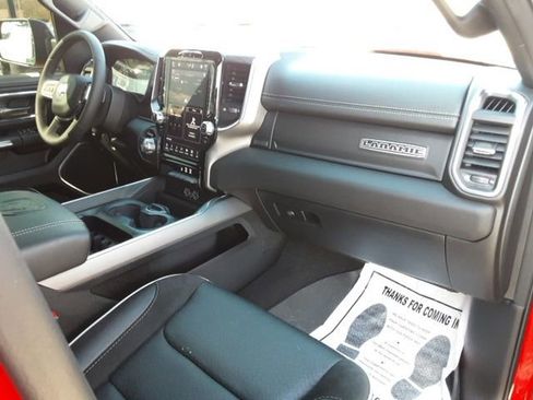 Used 2025 RAM 1500 Laramie AWD/4WD image 27
