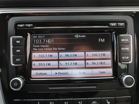 Used 2012 Volkswagen Passat 2.5 SE image 17