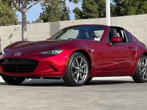 Used 2023 MAZDA MX-5 Miata Grand Touring RWD image 9
