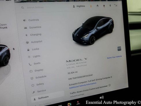 Used 2024 Tesla Model Y Long Range AWD/4WD image 31
