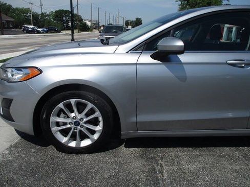 Used 2020 Ford Fusion SE FWD image 11