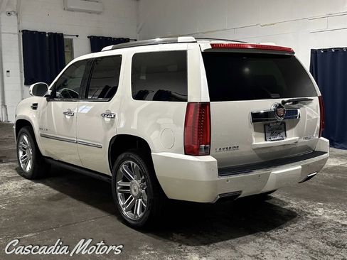 Used 2013 Cadillac Escalade Platinum image 6