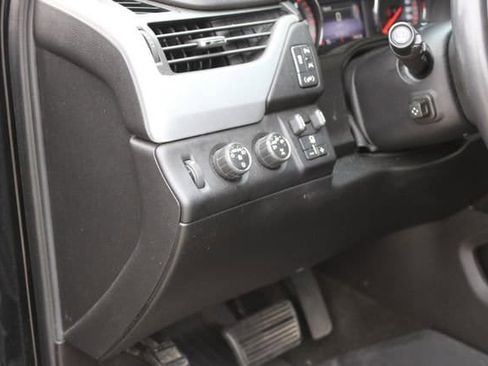 Used 2016 GMC Yukon SLT w/ HD Trailering Package image 26