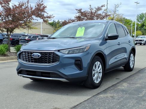 Certified 2023 Ford Escape Active w/ Cold Weather Package FWD image 3
