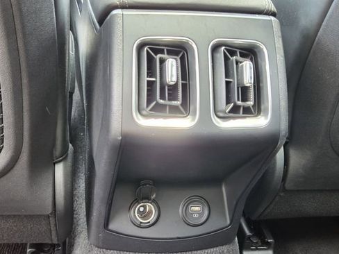 Used 2023 Kia Sorento EX w/ Panoramic Sunroof Package FWD image 17