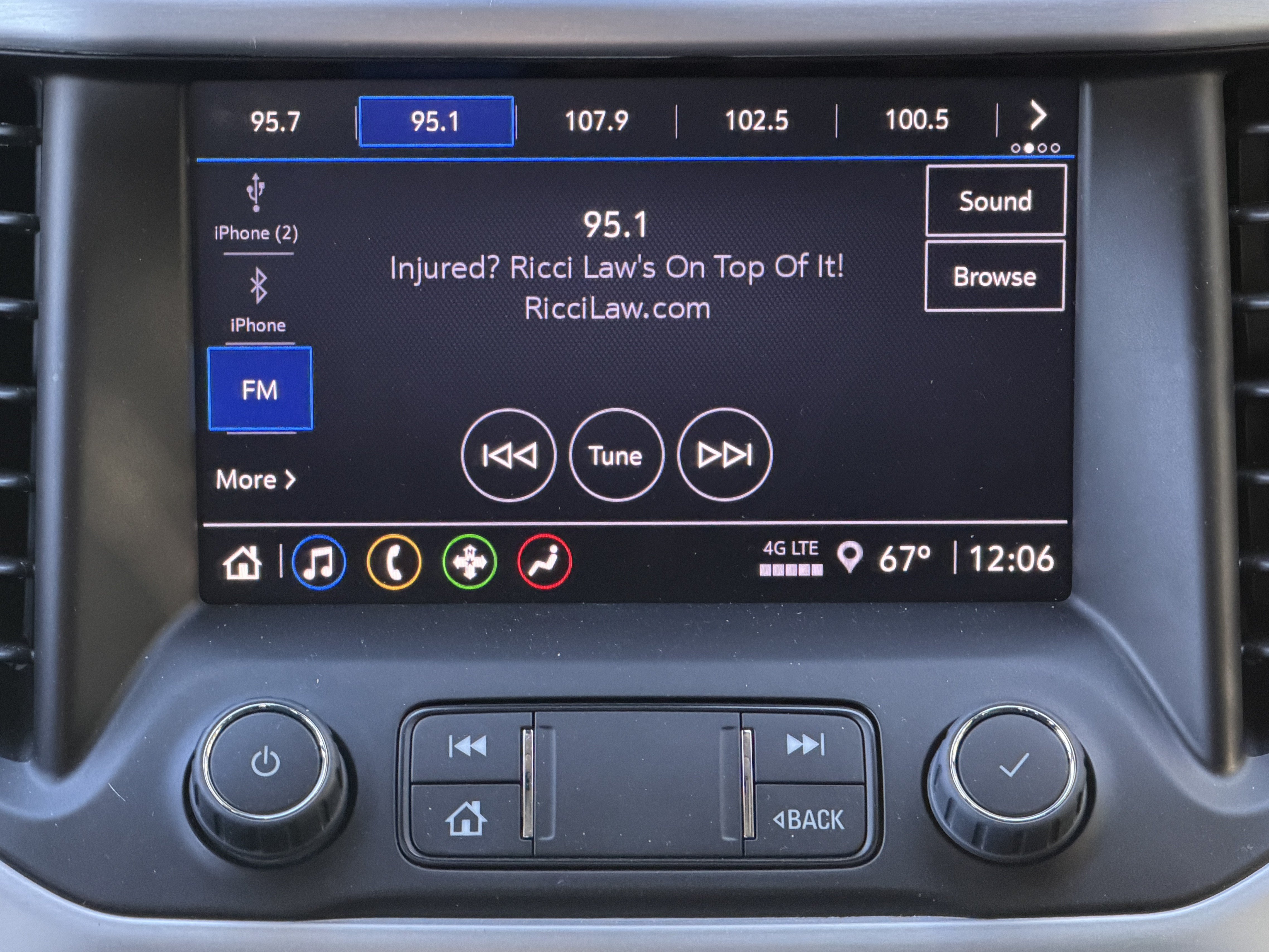Used 2023 GMC Acadia SLE FWD image 27