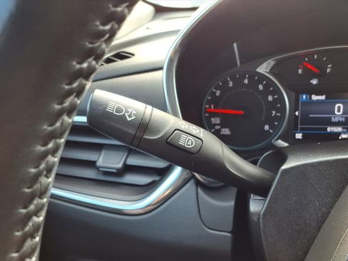 Used 2020 Chevrolet Equinox LT image 18