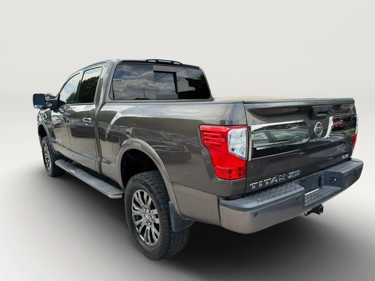 Used 2016 Nissan Titan XD AWD/4WD image 5