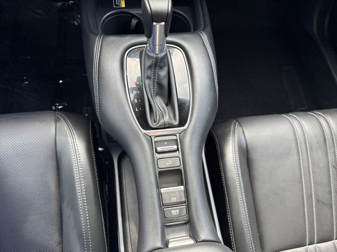 Used 2023 Honda HR-V EX-L image 18