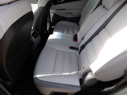 Used 2018 Kia Sorento SX image 24