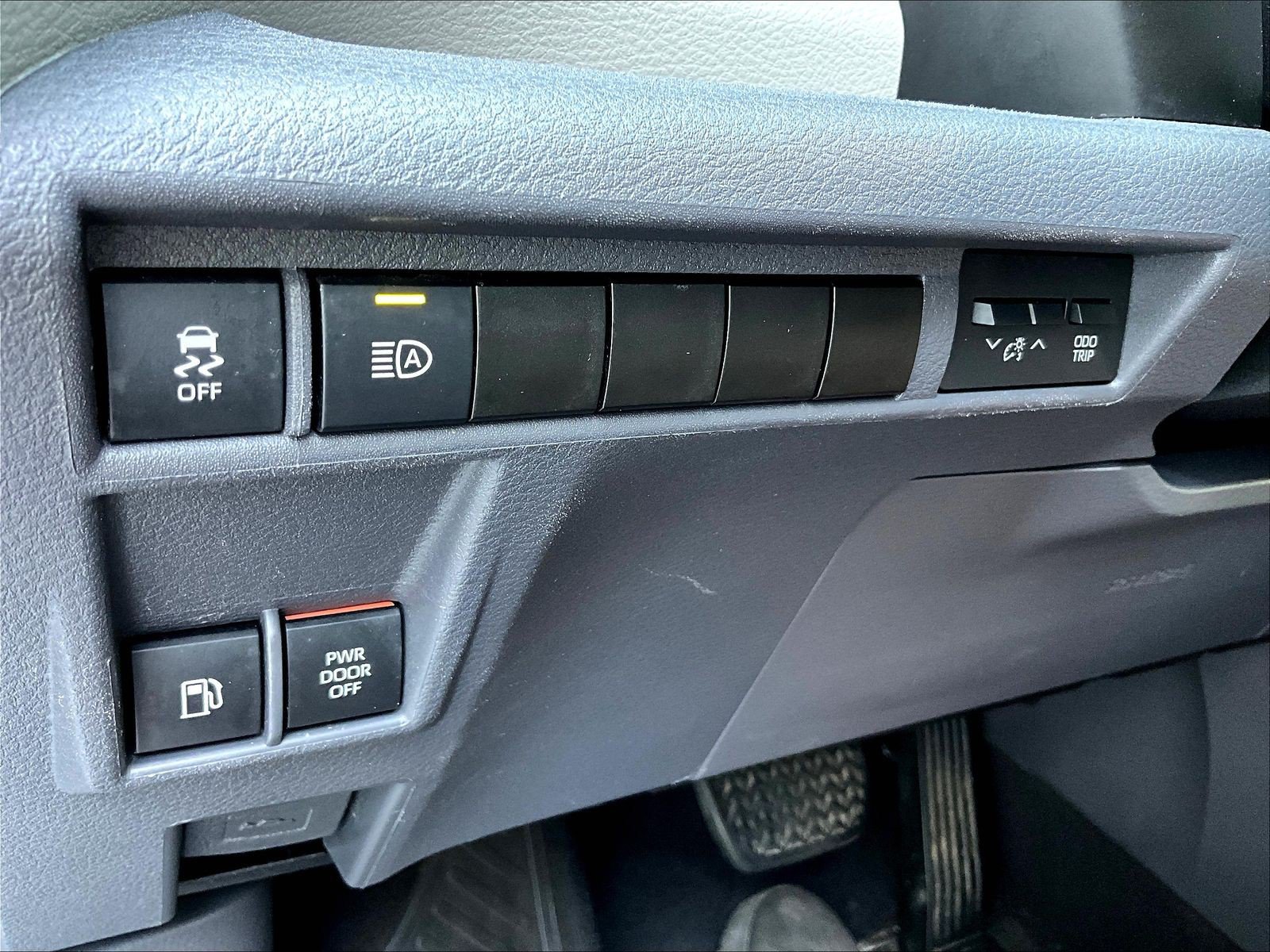 Used 2021 Toyota Sienna LE FWD image 36
