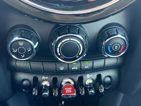 Used 2024 MINI Cooper 2-Door Hardtop w/ Storage Package FWD image 32