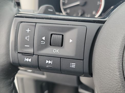 Used 2022 Nissan Rogue SL FWD image 28