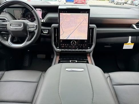 New 2026 GMC Yukon Denali w/ Denali Reserve Package AWD/4WD image 9