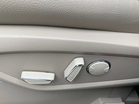 Used 2022 Lincoln Nautilus AWD image 24