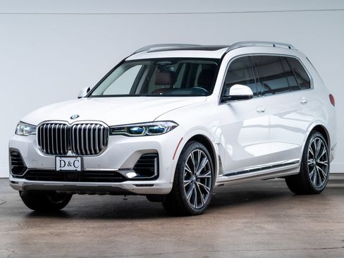 Used 2019 BMW X7 xDrive50i w/ Off-Road Package AWD/4WD image 3