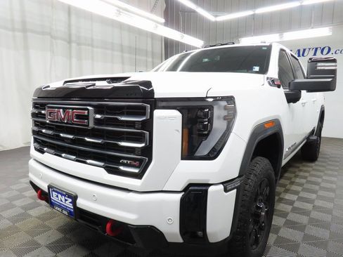 Used 2025 GMC Sierra 2500 AT4 image 6