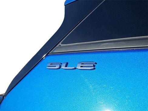 Used 2024 GMC Terrain SLE w/ Driver Convenience Package image 18