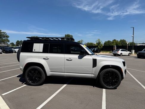 Used 2026 Land Rover Defender 110 AWD/4WD image 6