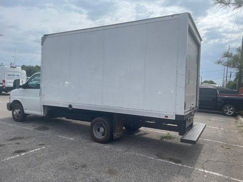 Used 2019 Chevrolet Express 3500 RWD image 8