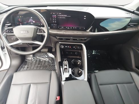 Used 2025 Audi Q5 Premium AWD/4WD image 3