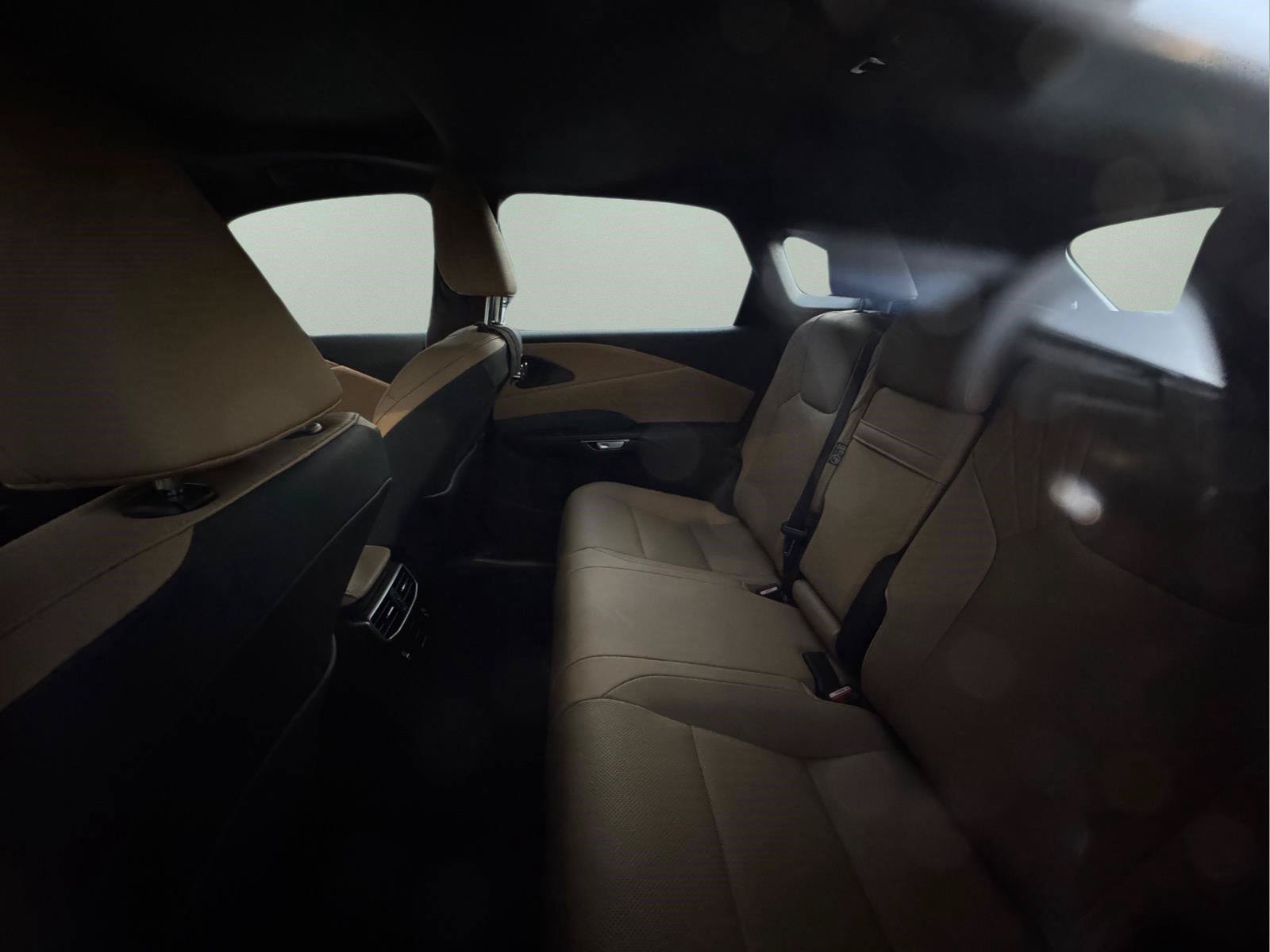 Used 2025 Lexus RX 350 Premium w/ Accessory Package (Z1) FWD image 5