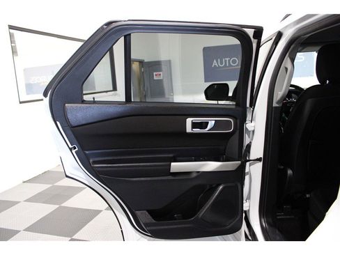 Used 2020 Ford Explorer XLT image 34