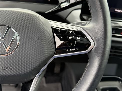 Used 2023 Volkswagen ID.4 S image 16