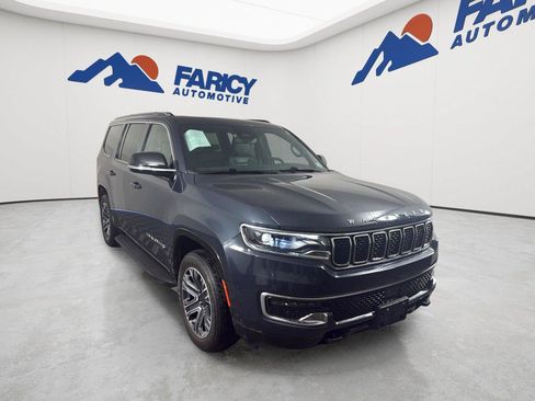 Used 2024 Jeep Wagoneer 4WD w/ Premium Group I image 5