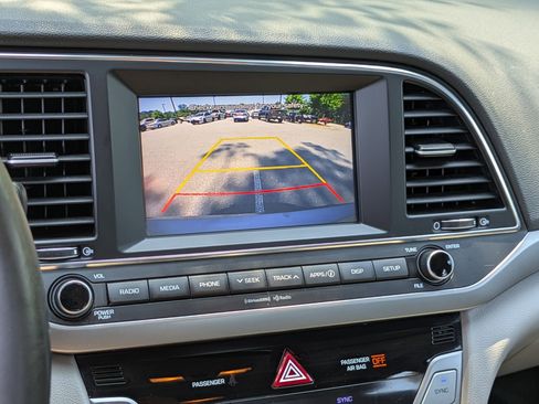Used 2018 Hyundai Elantra Value Edition FWD image 19