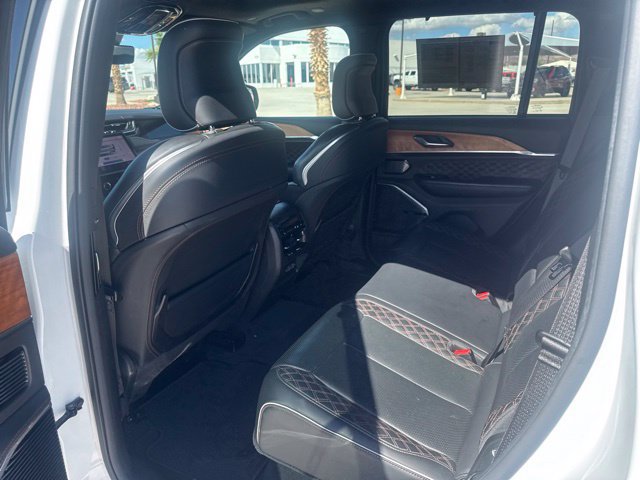 Certified 2023 Jeep Grand Cherokee Summit AWD/4WD image 9