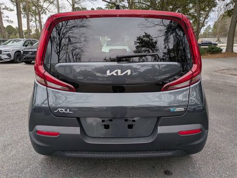 Used 2022 Kia Soul EX image 5