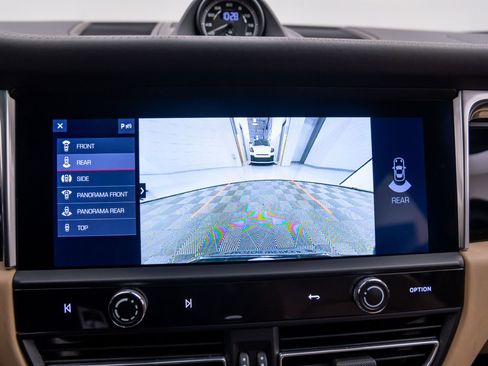 Certified 2022 Porsche Macan GTS image 21