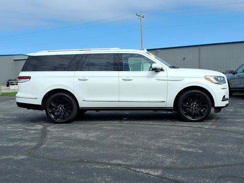 Used 2022 Lincoln Navigator L Reserve image 3
