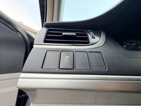Used 2012 Toyota Camry LE FWD image 9