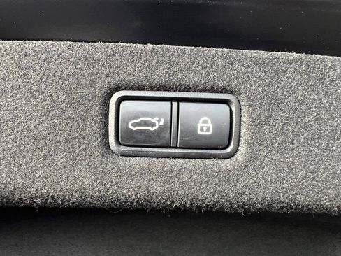 Used 2018 Genesis G90 5.0 Ultimate image 23