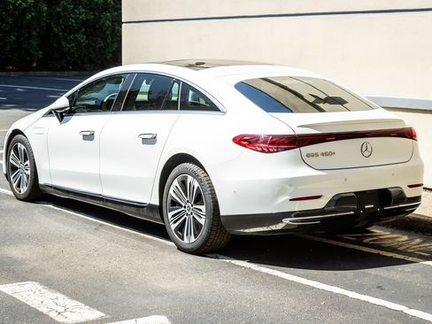 Used 2022 Mercedes-Benz EQS 450+ Sedan image 5