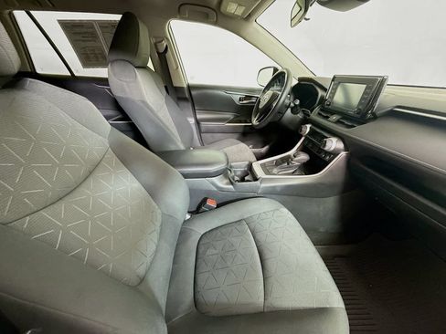 Used 2021 Toyota RAV4 XLE w/ XLE Grade Weather Package FWD image 30