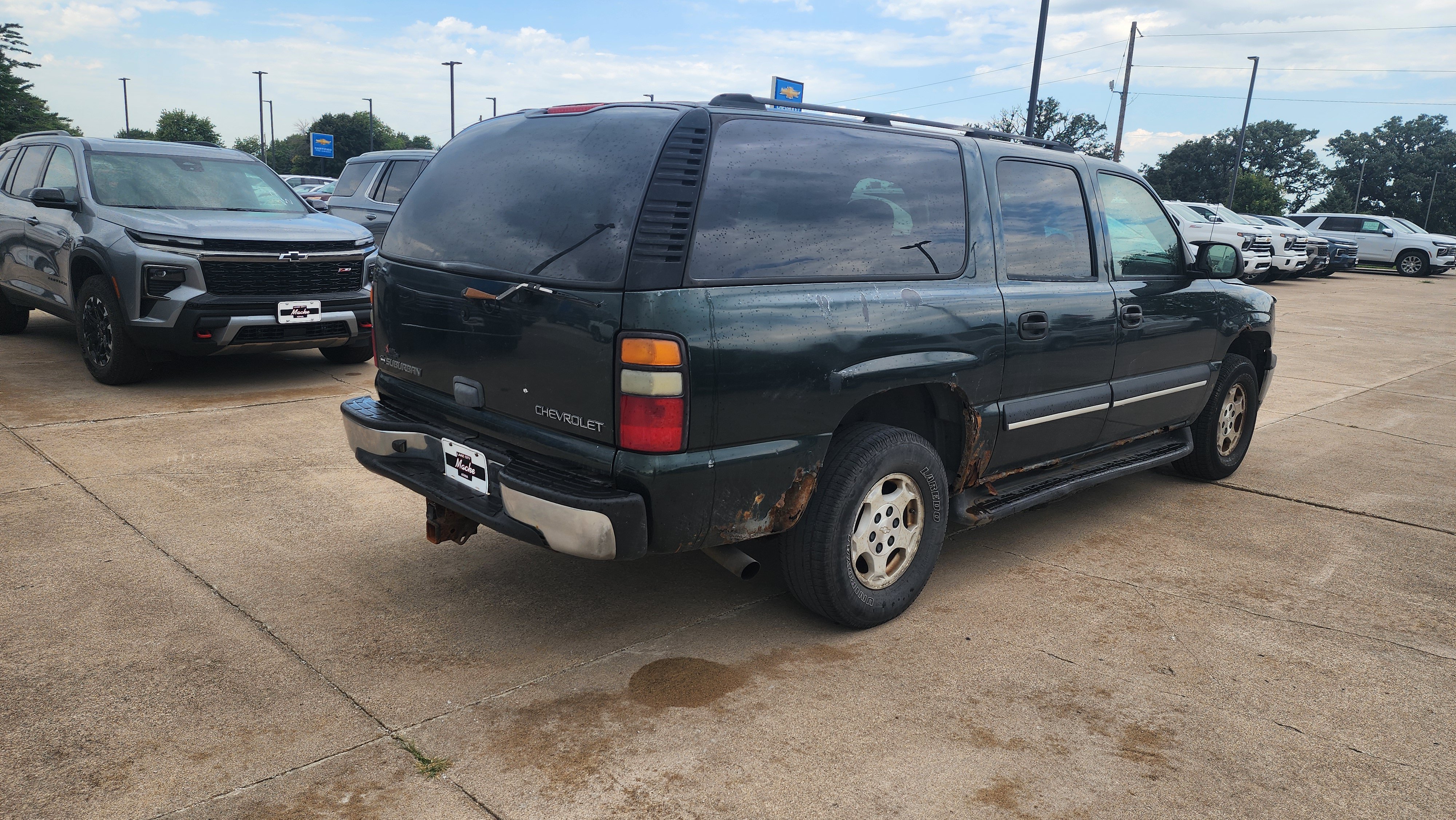 Used 2004 Chevrolet Suburban LS AWD/4WD image 5