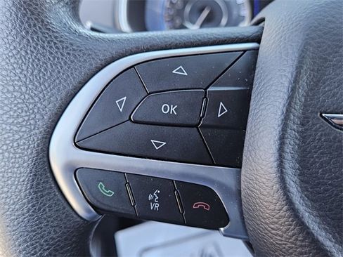 Used 2016 Chrysler 200 Limited image 24