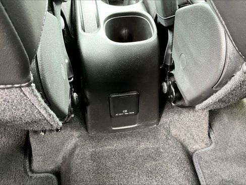 Used 2022 Chevrolet Trax LT w/ LT Convenience Package image 11