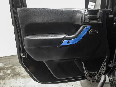 Used 2013 Jeep Wrangler Unlimited Sport AWD/4WD image 38