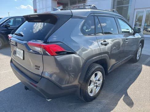 Used 2021 Toyota RAV4 XLE image 3