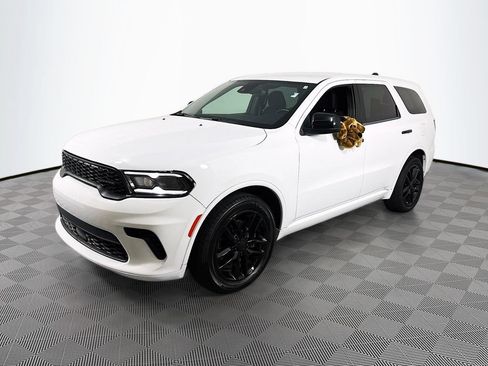 Used 2023 Dodge Durango GT RWD image 3