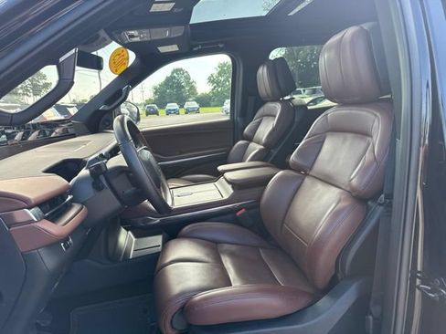 Used 2025 Lincoln Navigator Reserve AWD/4WD image 28