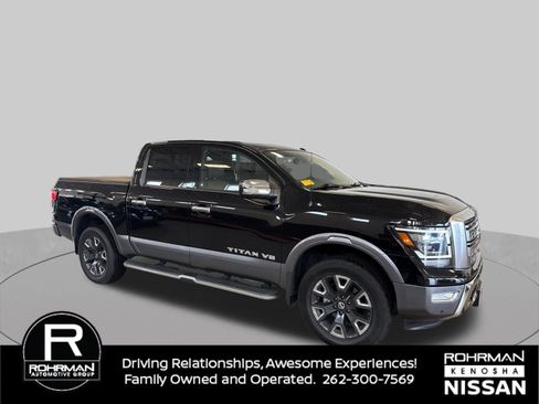 Used 2020 Nissan Titan Platinum Reserve w/ Moonroof Package AWD/4WD image 9