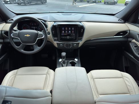Used 2023 Chevrolet Traverse LS FWD image 10