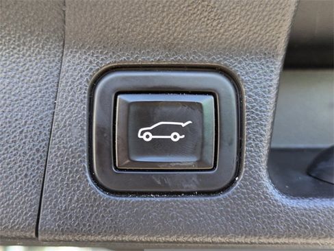 Used 2021 GMC Acadia AT4 image 13