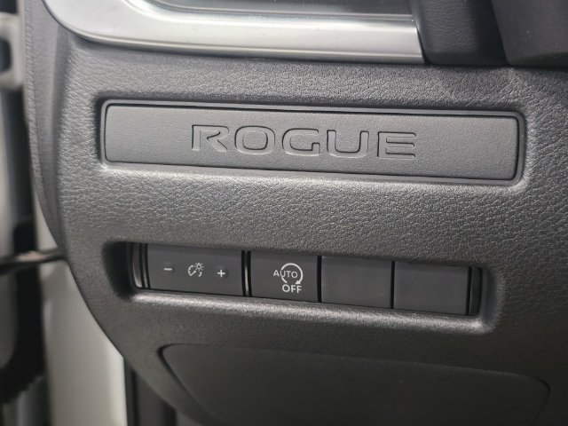 Used 2023 Nissan Rogue S FWD image 17